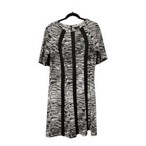 ILE New York- Black/White Zebra Print, 3 black stripes in front, Zipper